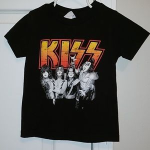 Kiss tee